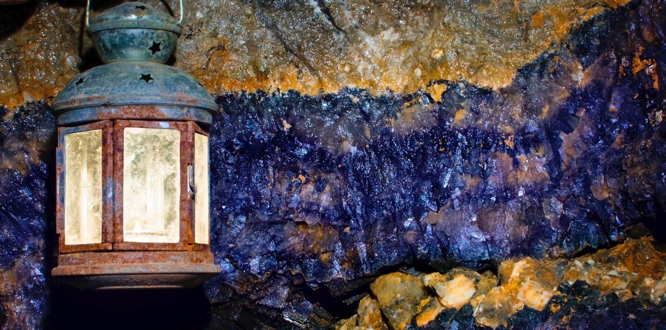 alt=Blue John Stone Treak Cliff Cavern Derbyshire